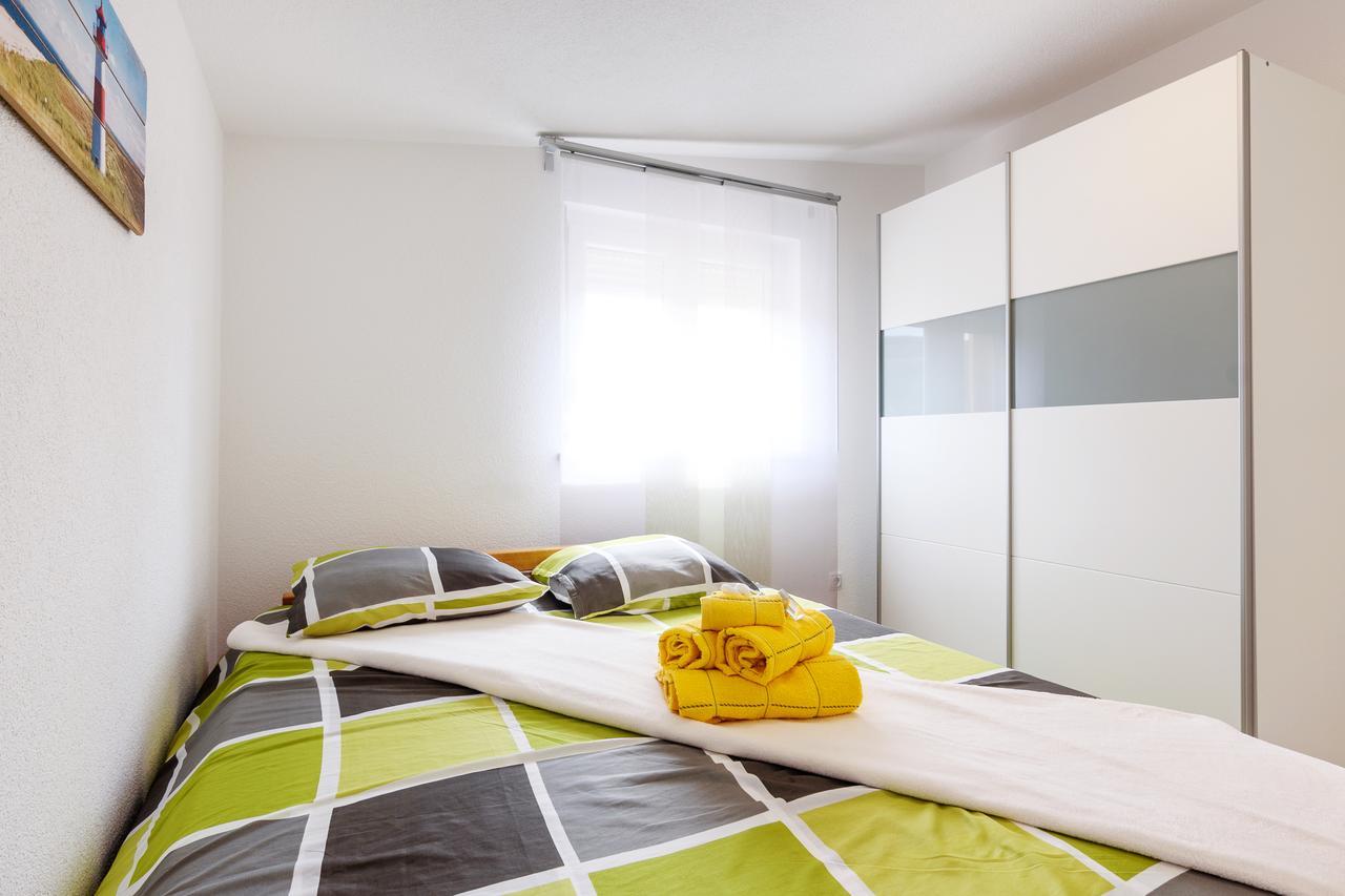 Studio Apartment Maslina Gornji Karin Exterior photo