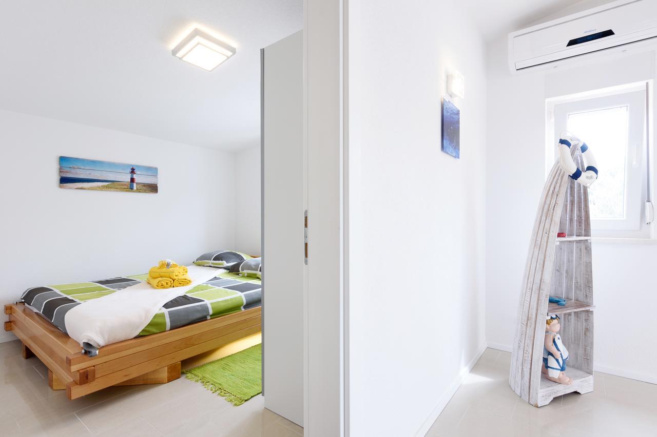 Studio Apartment Maslina Gornji Karin Exterior photo