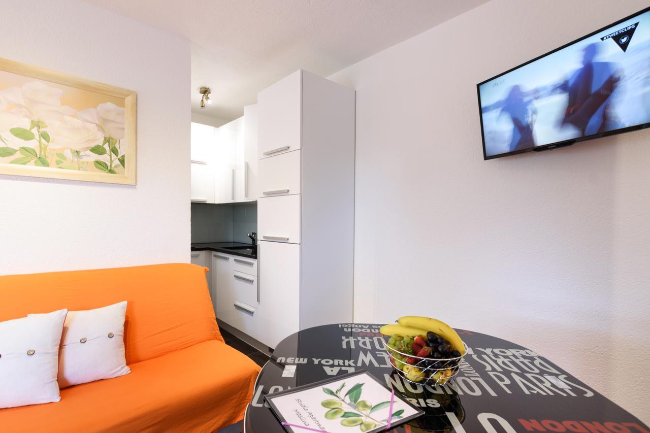 Studio Apartment Maslina Gornji Karin Exterior photo