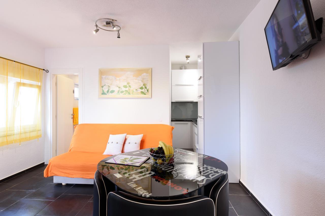 Studio Apartment Maslina Gornji Karin Exterior photo
